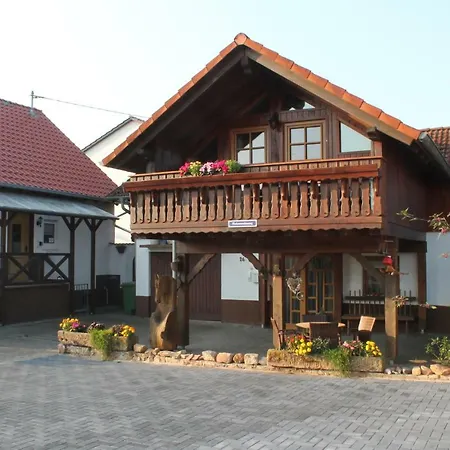 Grosses & Gemutliches Ferienhaus 100qm - 2 Balkone, Grosse Terrasse, W-lan Und Parkplatz *